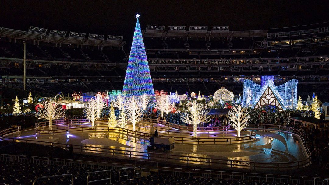 Experience the Magic of Washington DC Holiday Decorations